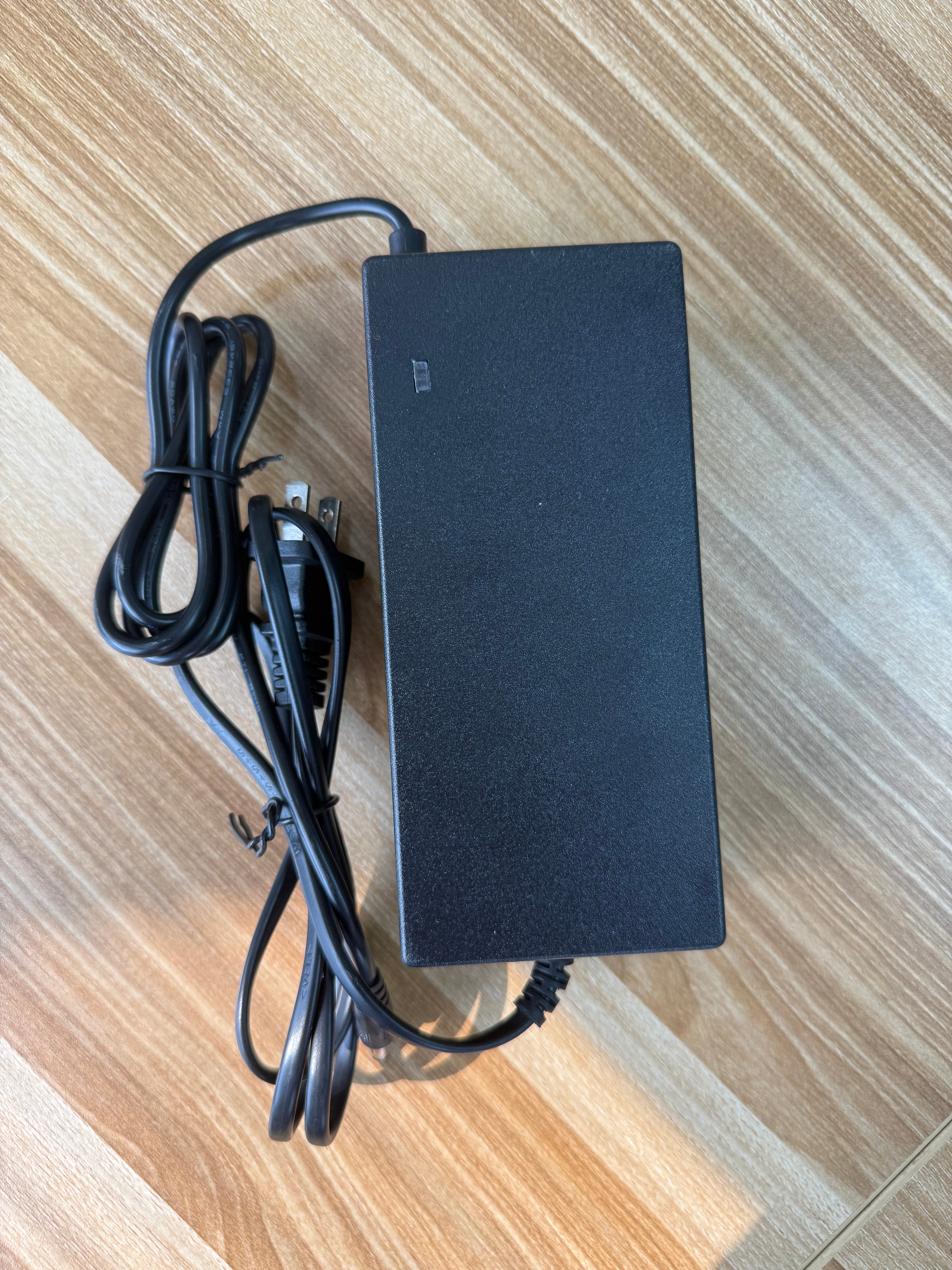 E300 Battery charger